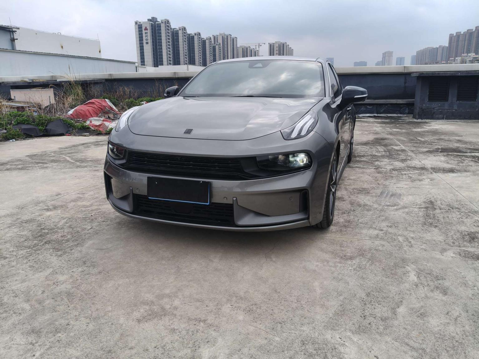 Lynk & Co 03