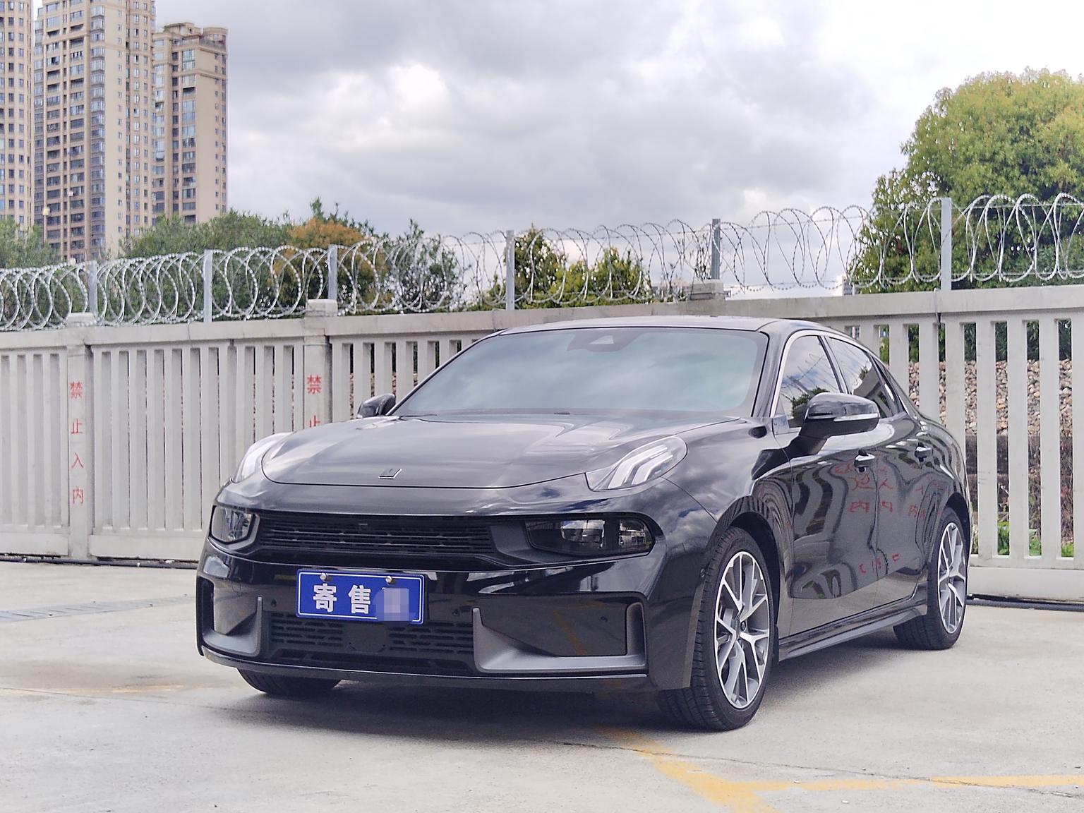 Lynk & Co 03