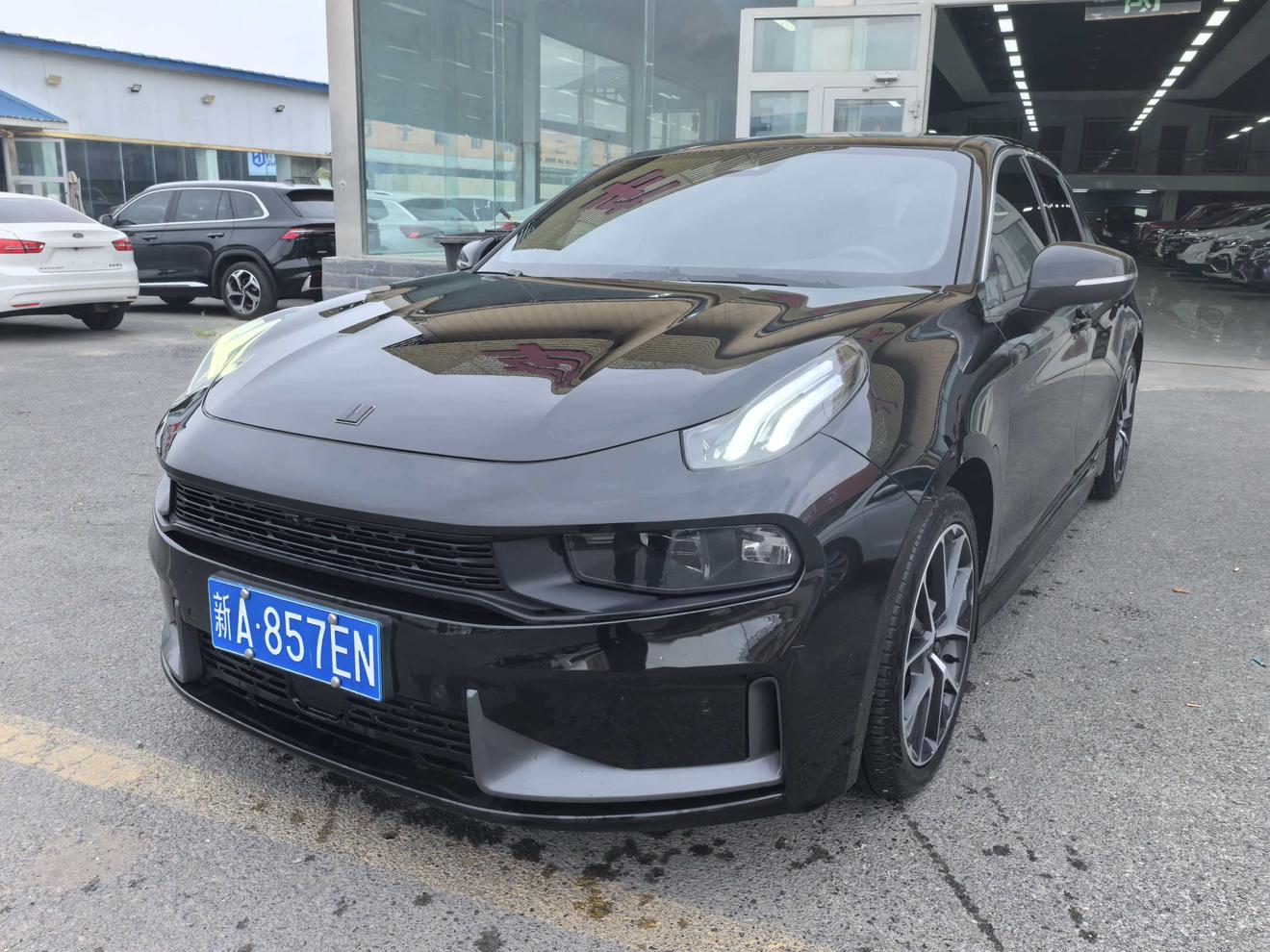 Lynk & Co 03