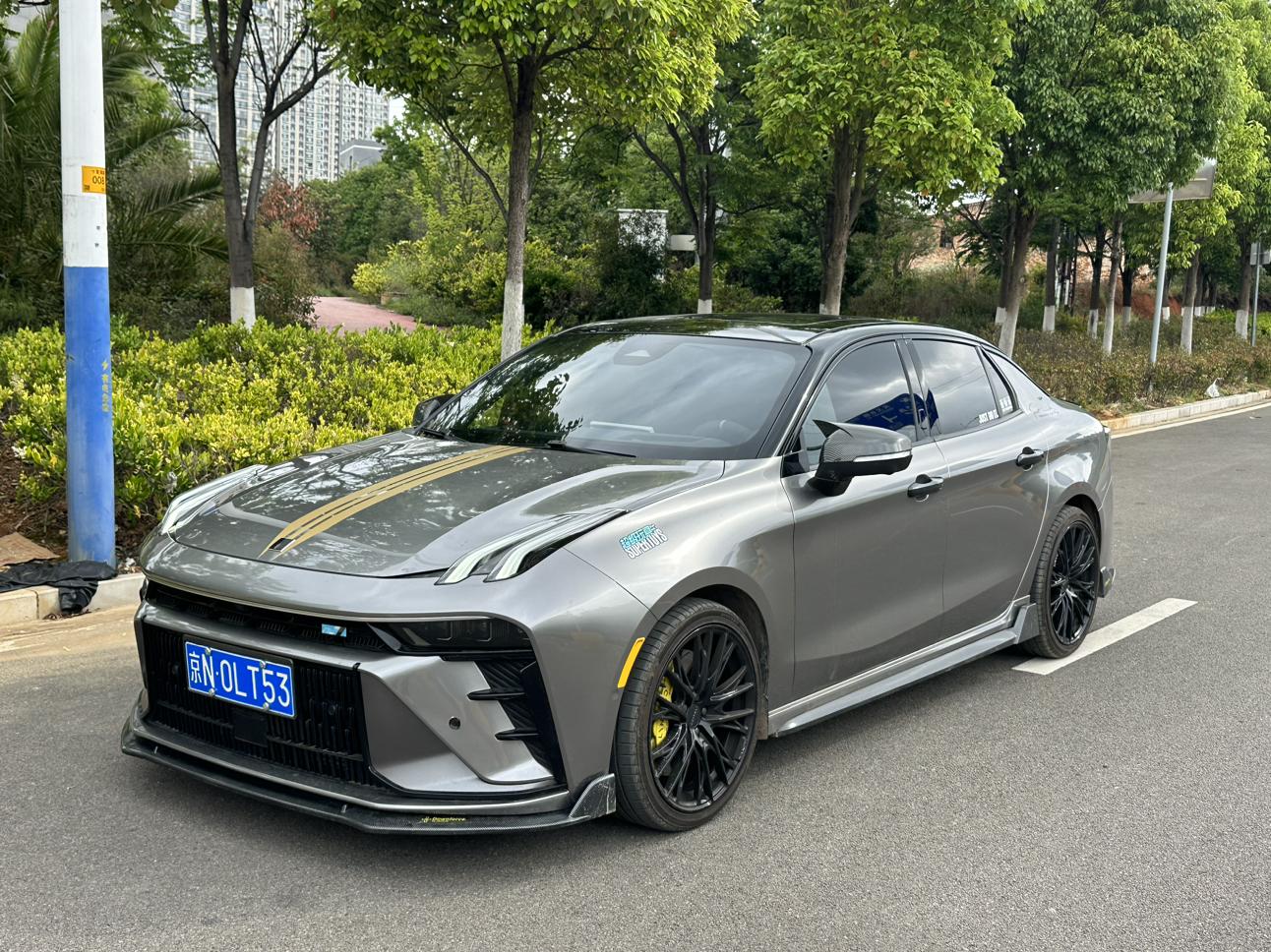 Lynk & Co 03