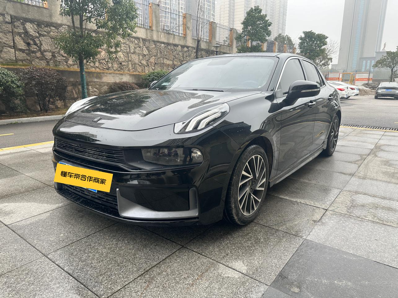 Lynk & Co 03
