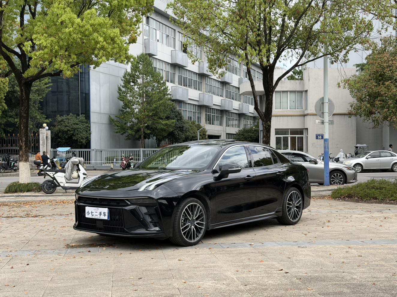 Lynk & Co 03