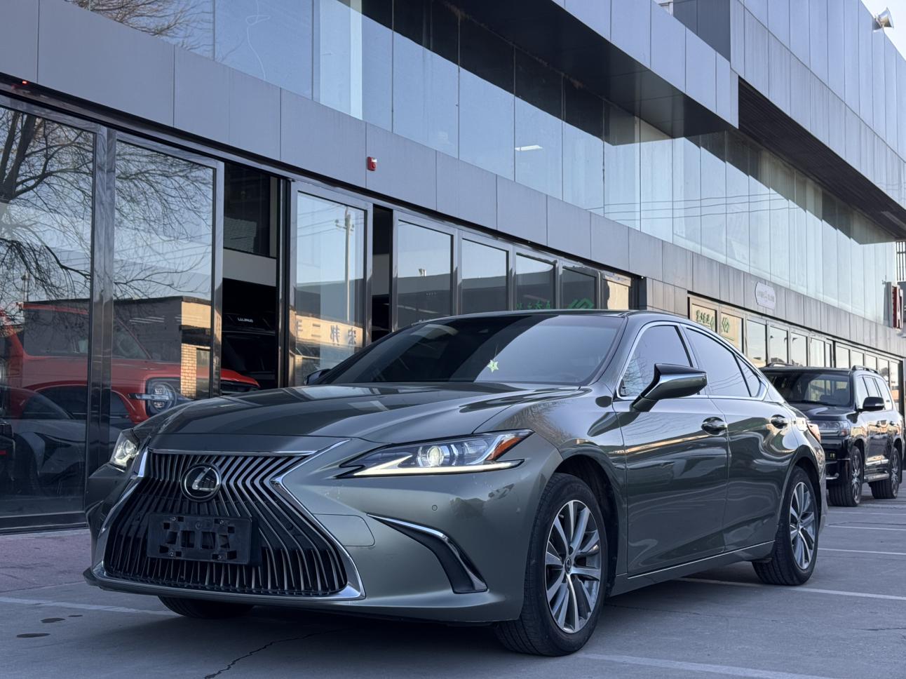 Lexus ES