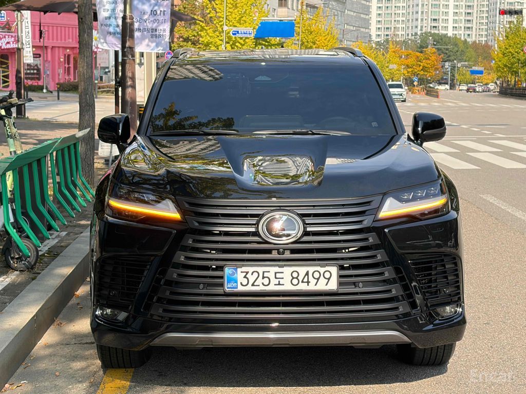 Lexus LX