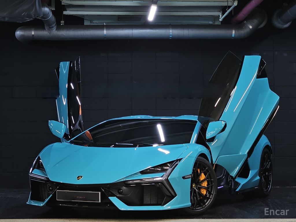 Lamborghini Revuelto