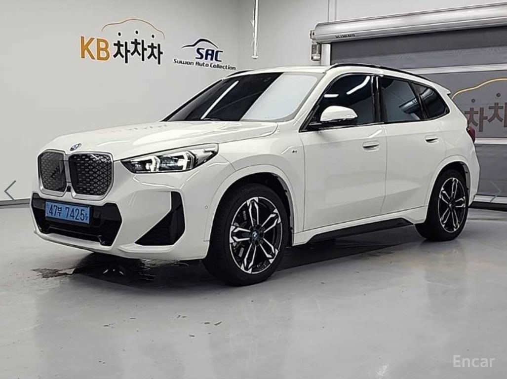 BMW iX1