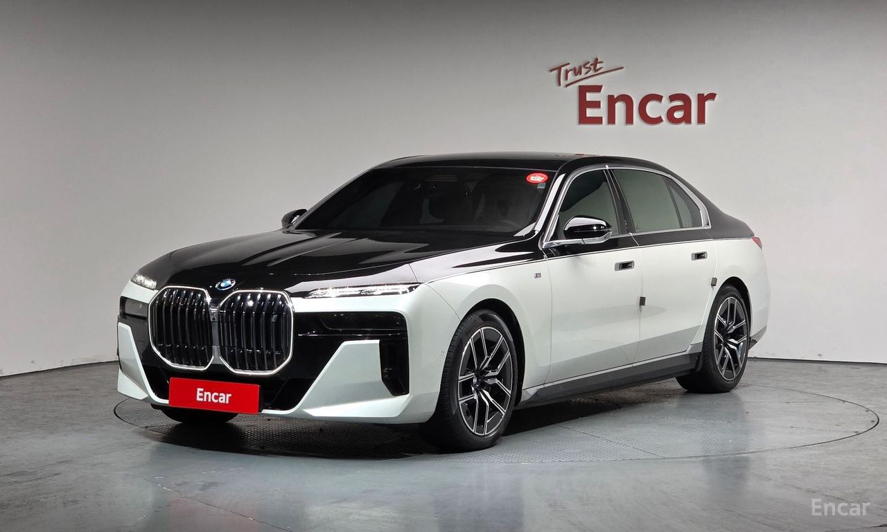 BMW i7