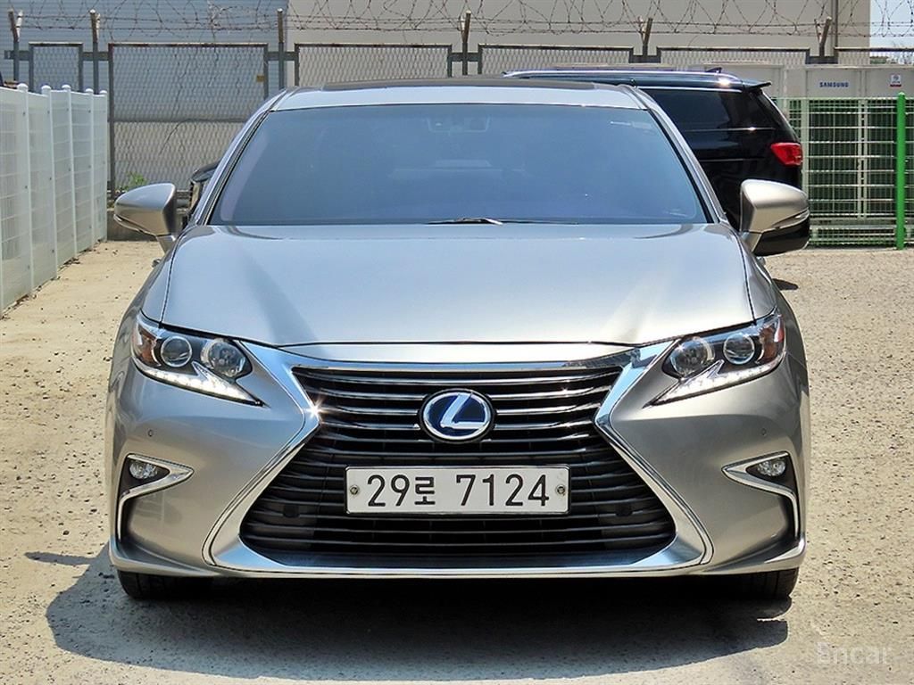 Lexus ES