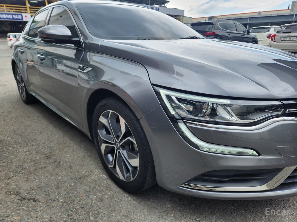 Renault SM6