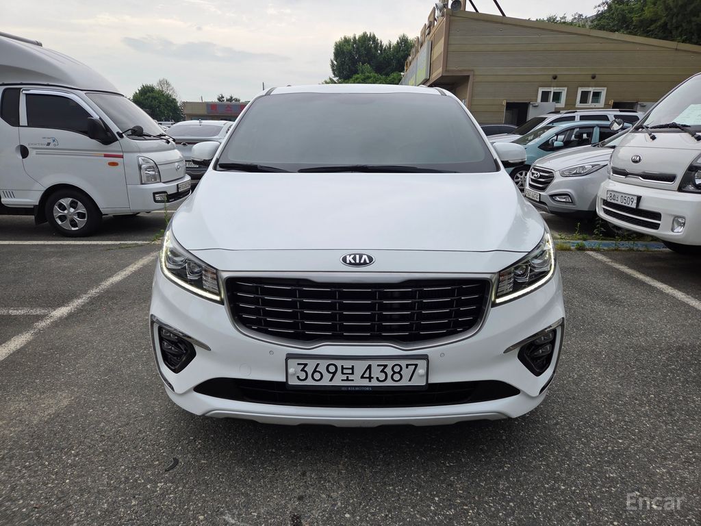 Kia Carnival