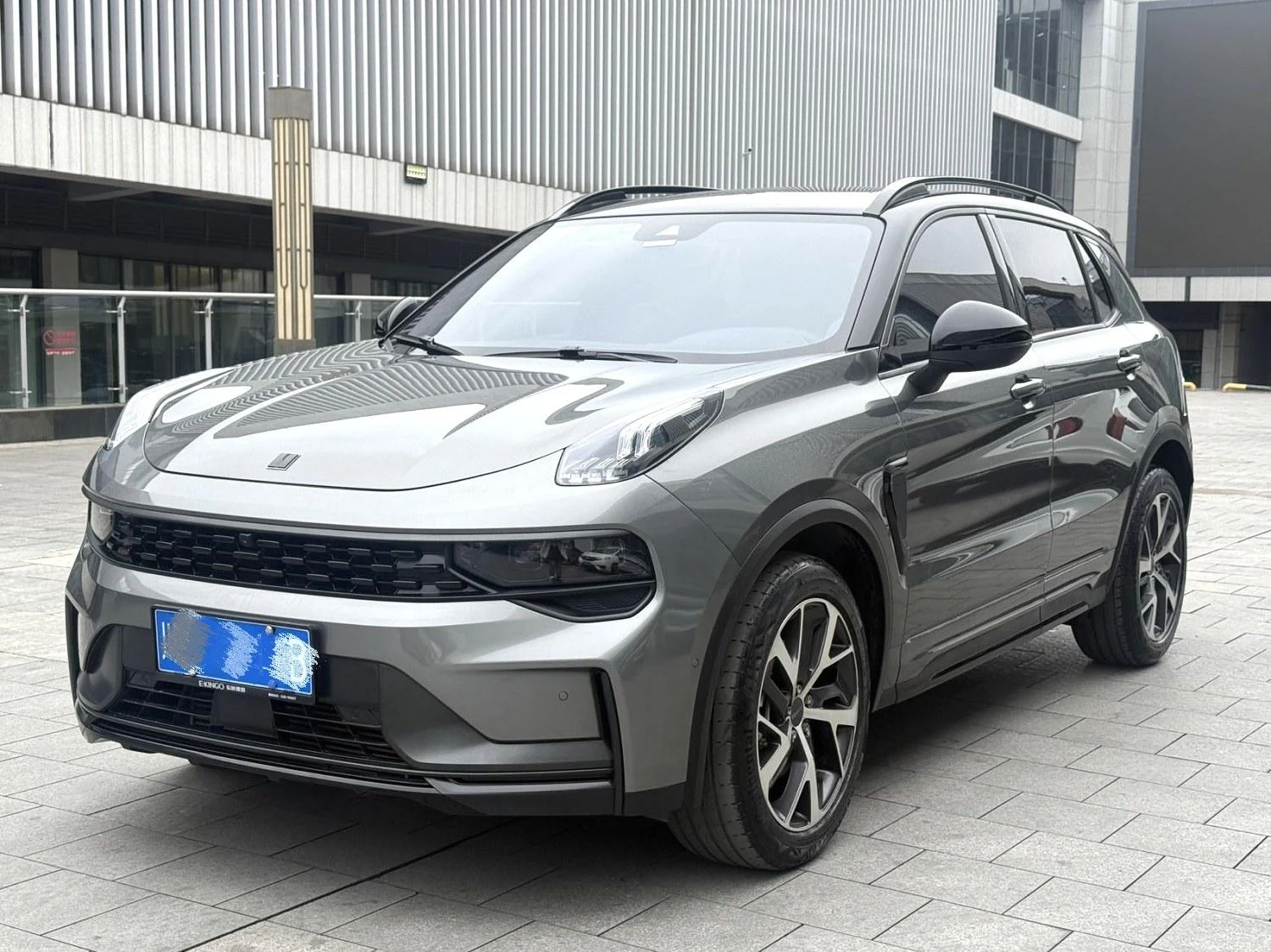 Lynk & Co 01