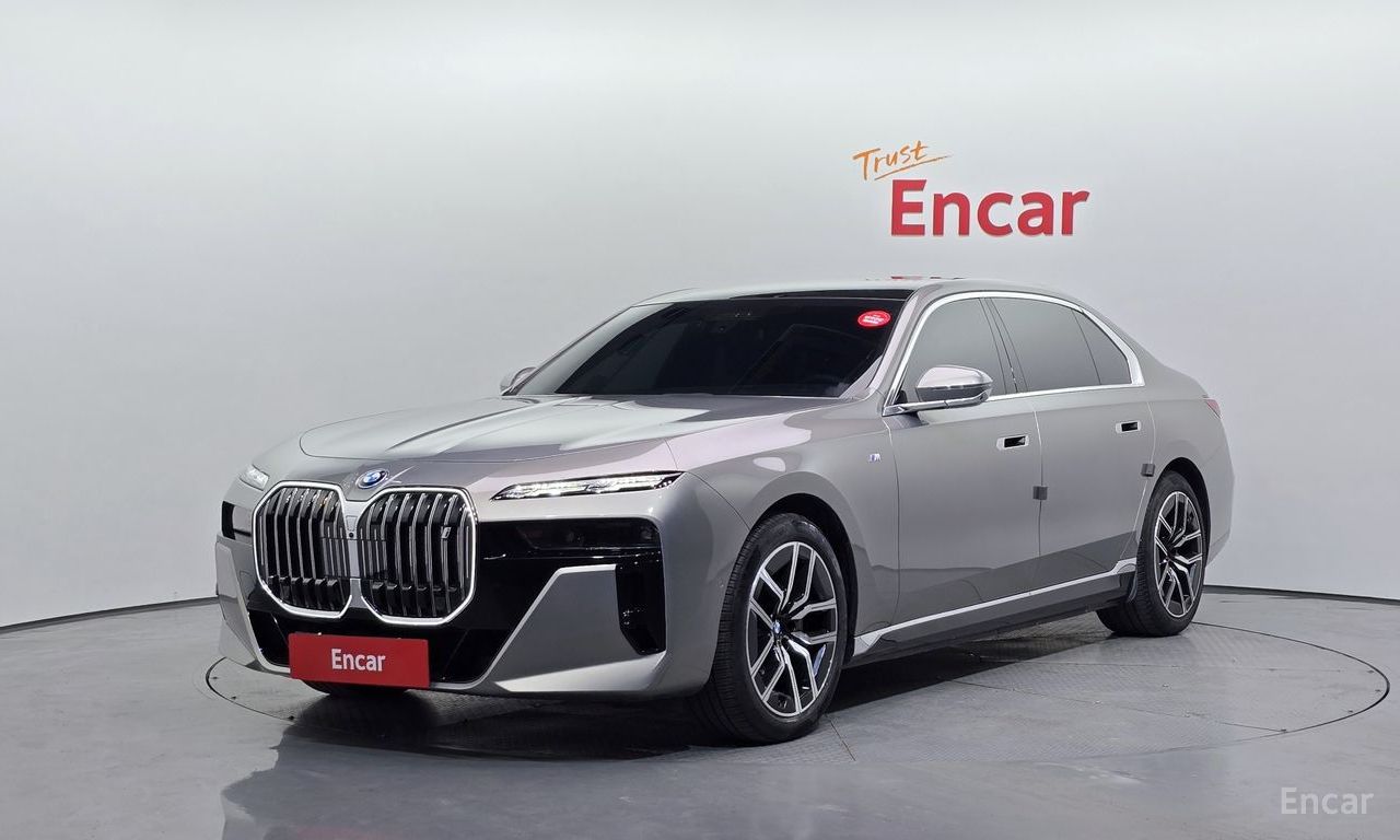 BMW i7