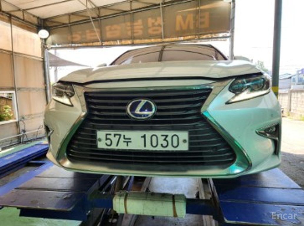 Lexus ES