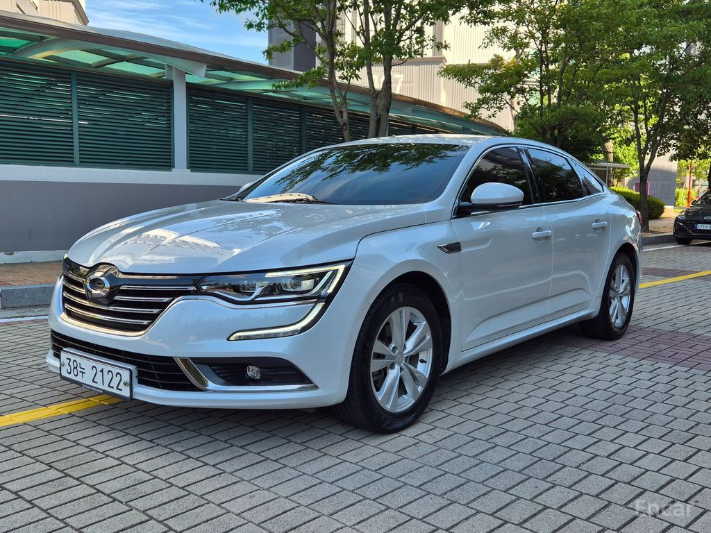 Renault SM6