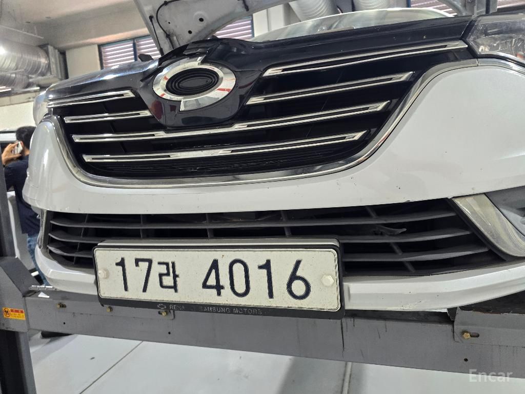 Renault SM6
