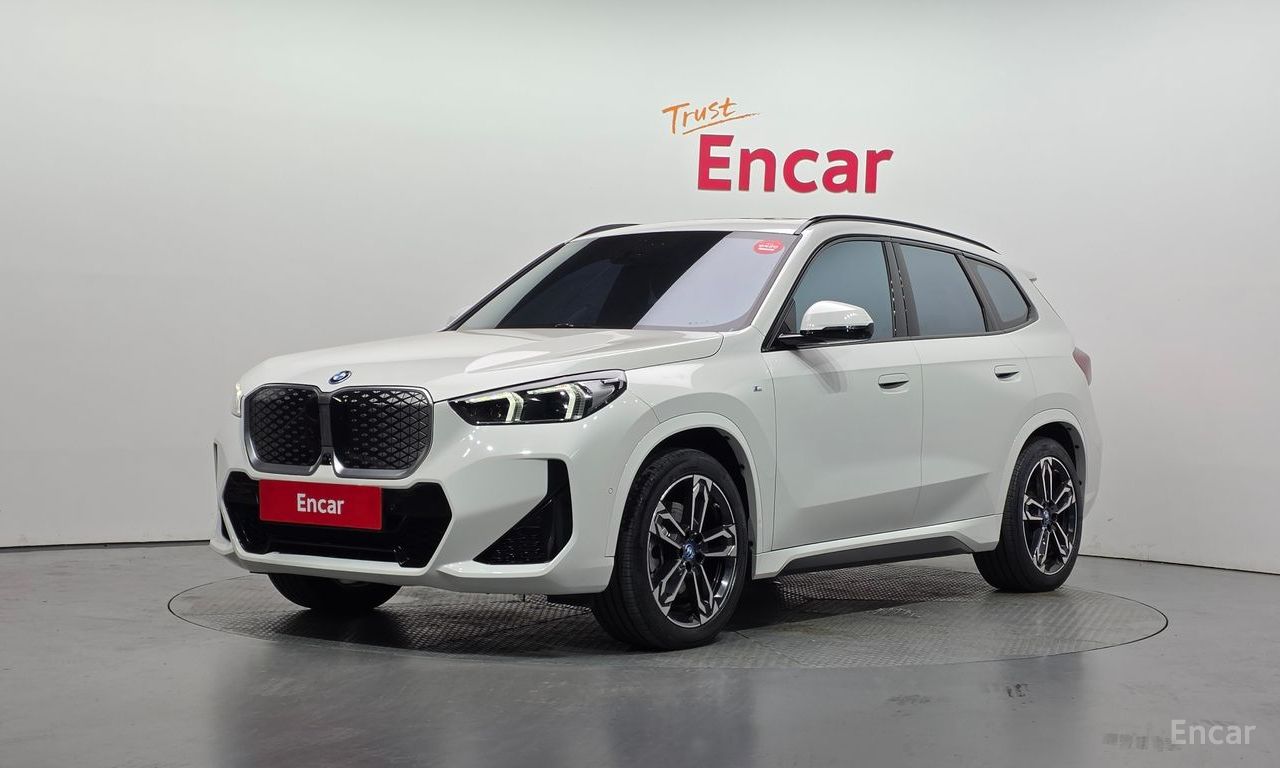 BMW iX1