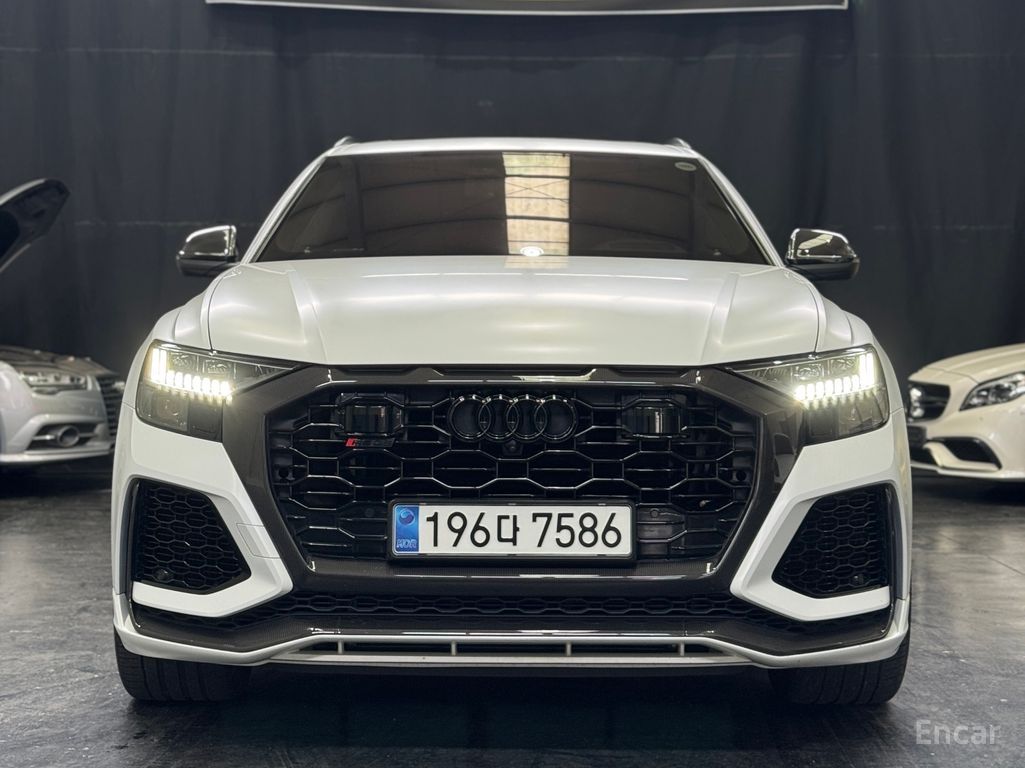 Audi RSQ8