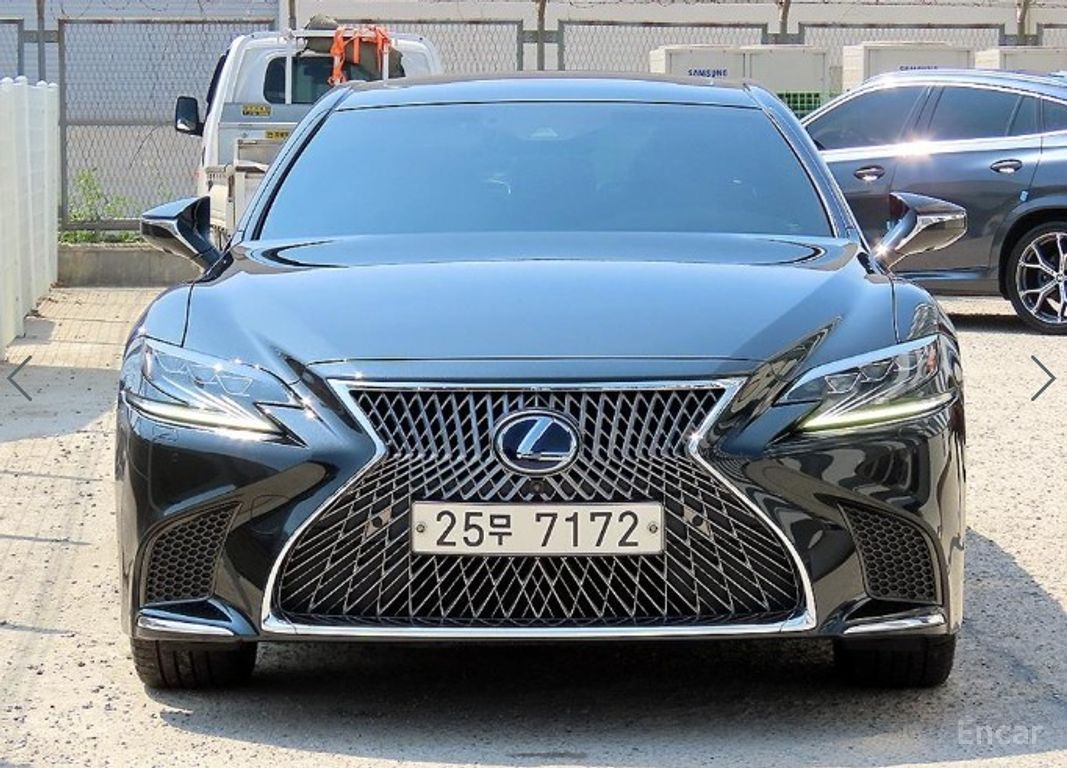 Lexus LS