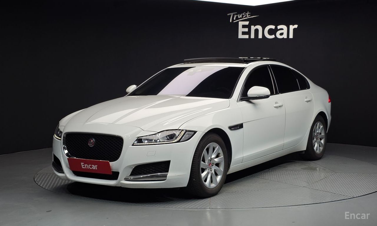 Jaguar XF