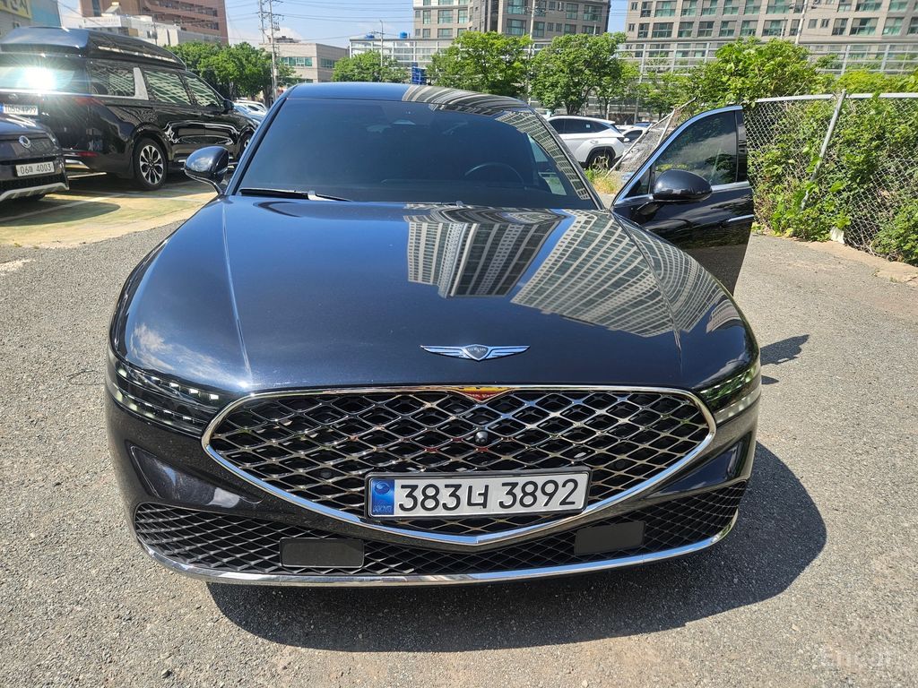 Genesis G90