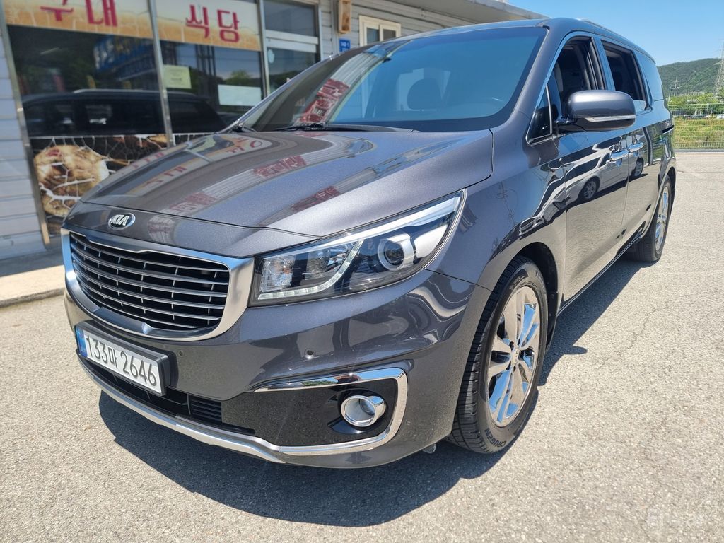 Kia Carnival