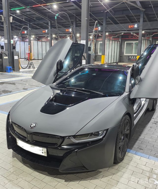 BMW i8