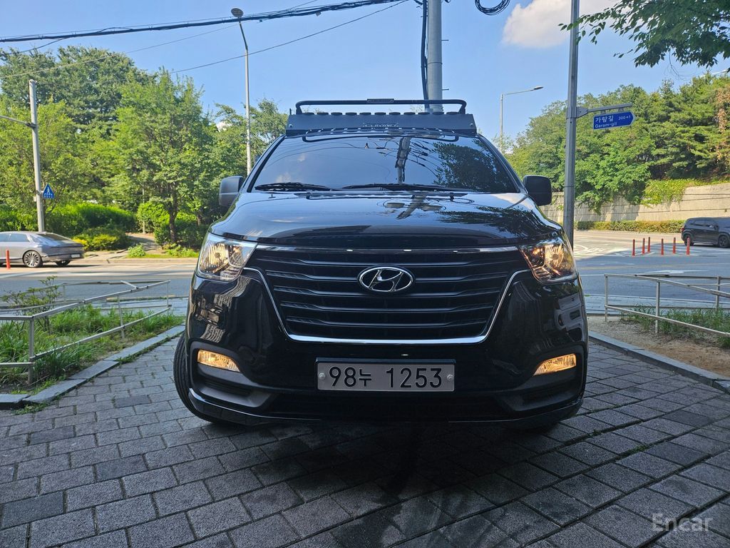 Hyundai Starex