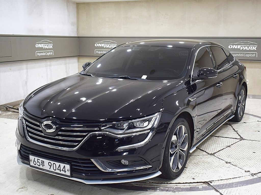 Renault SM6