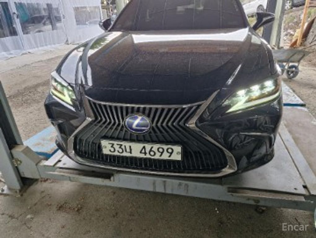 Lexus ES