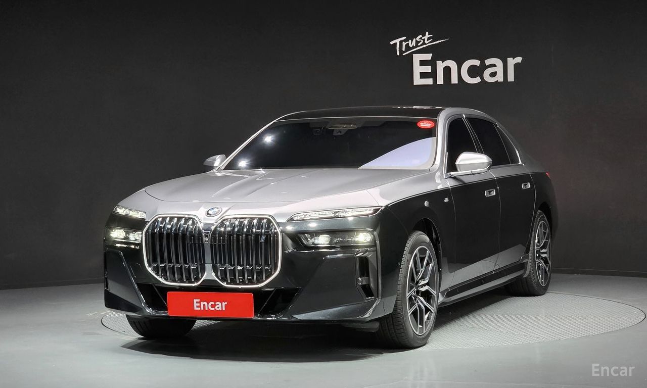 BMW i7