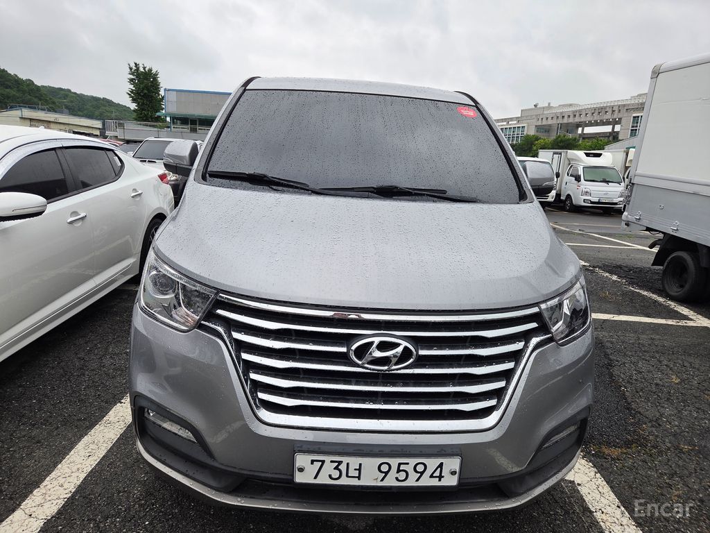 Hyundai Starex