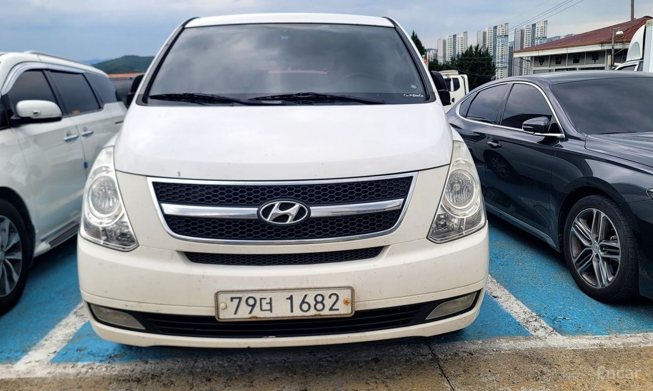 Hyundai Starex