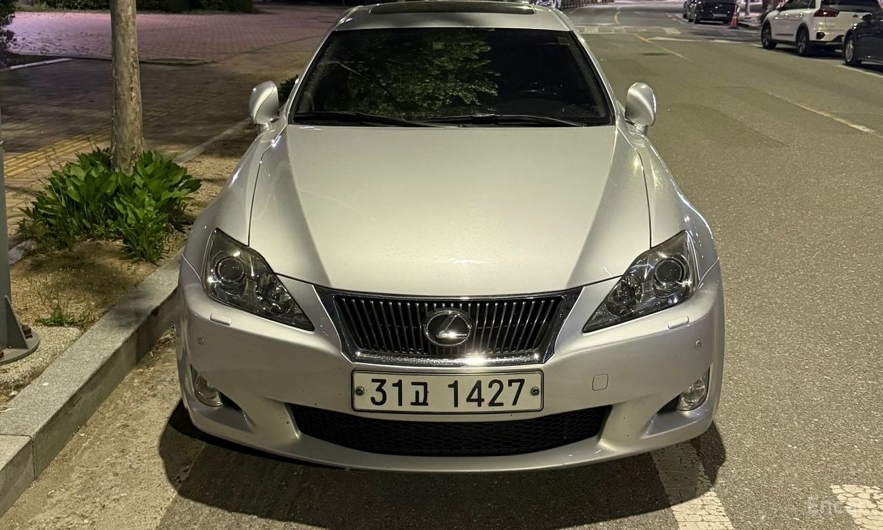 Lexus IS