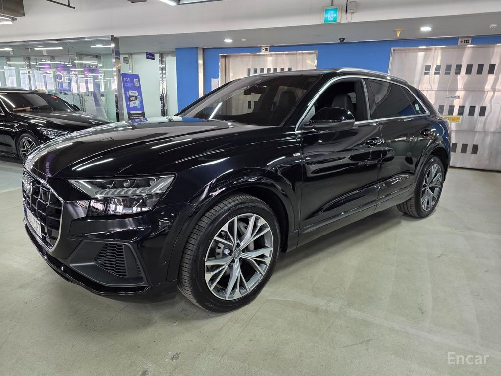 Audi Q8