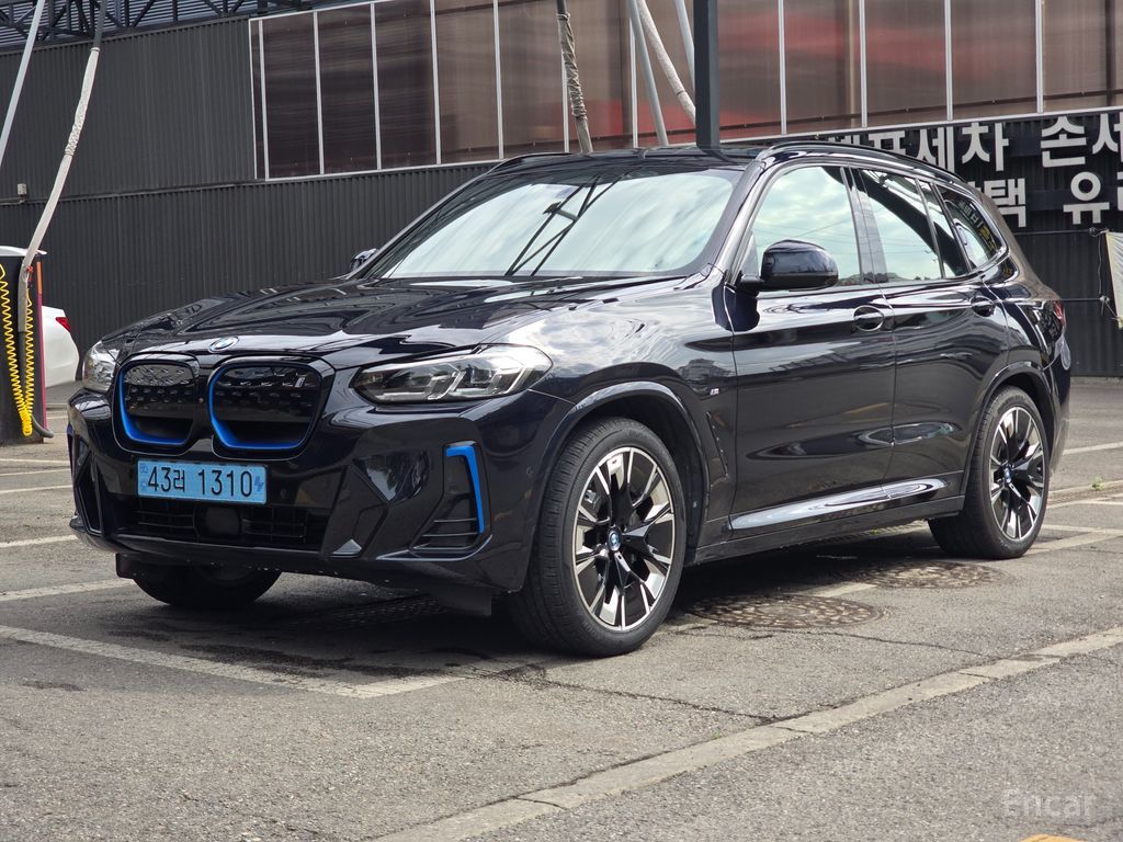 BMW iX3
