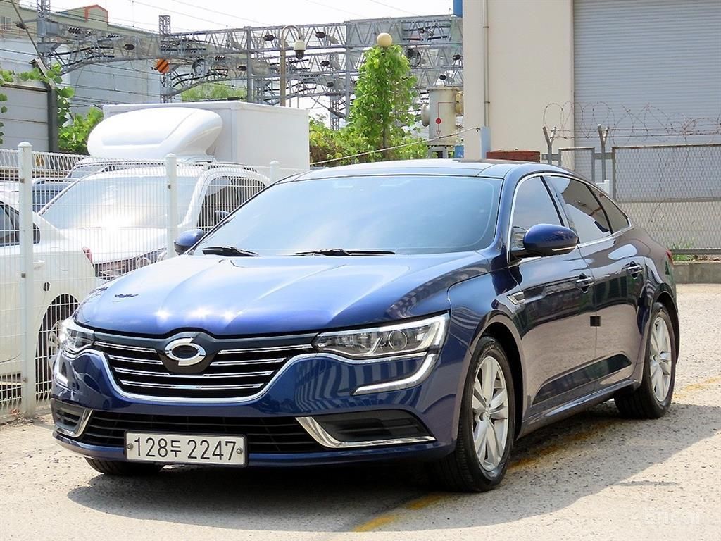 Renault SM6