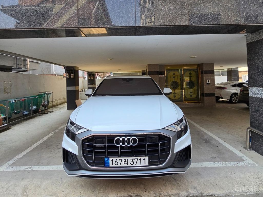 Audi Q8