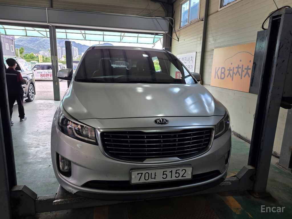 Kia Carnival