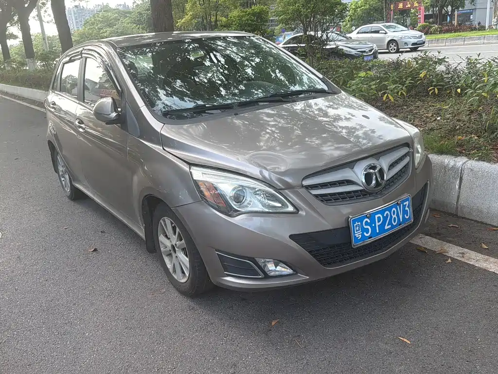 BAIC E