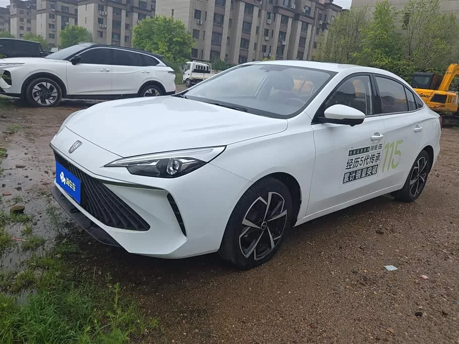 Roewe i5