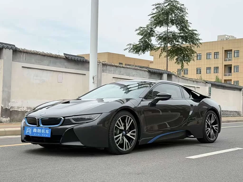 BMW i8