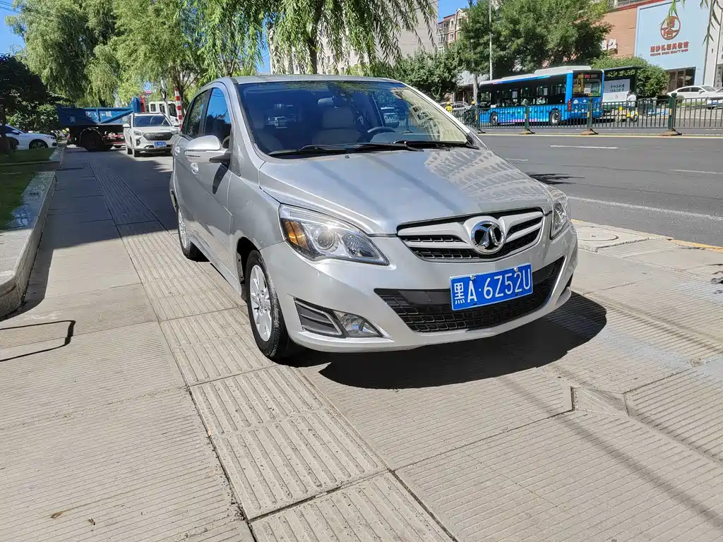 BAIC E