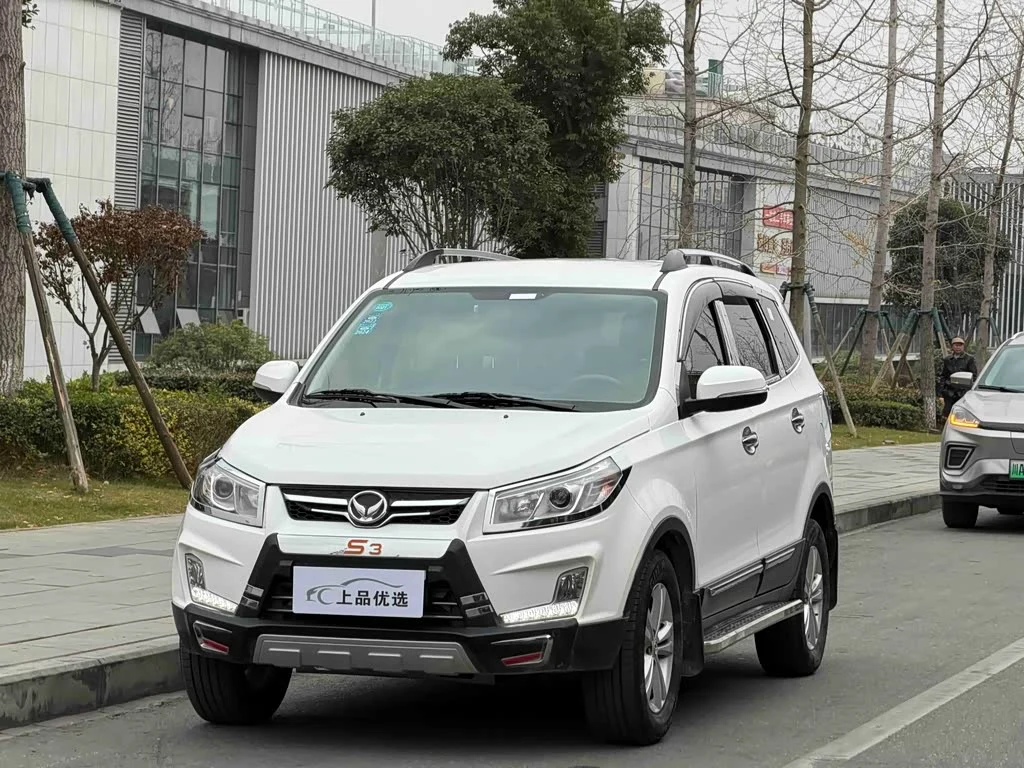 BAIC S3