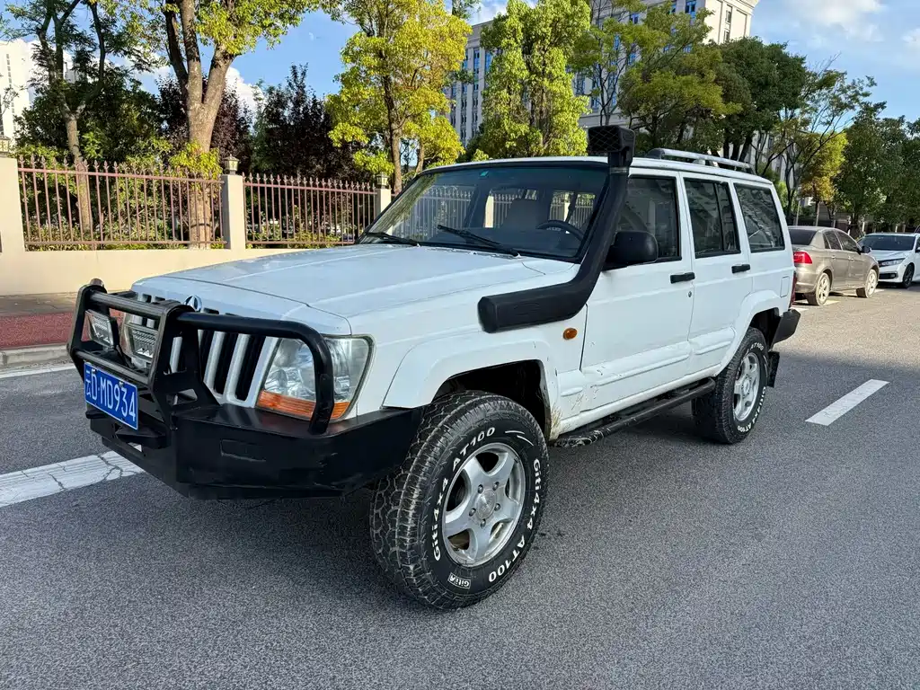 BAIC S12