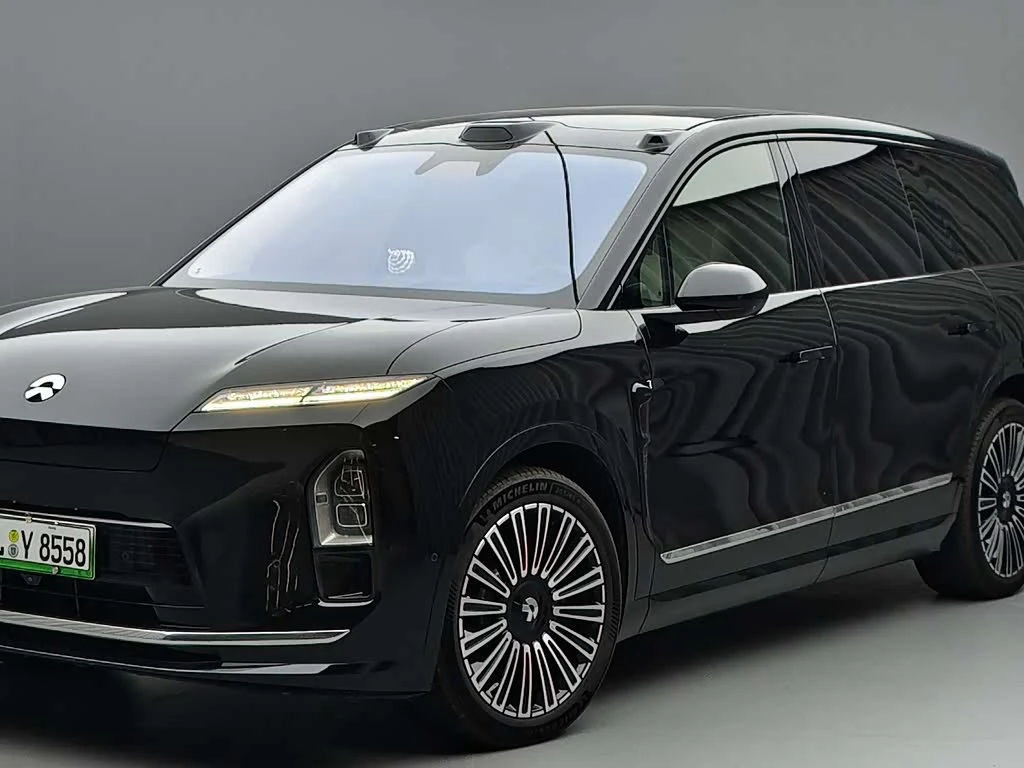 NIO ES8