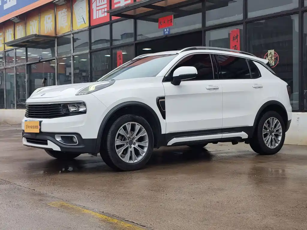 Lynk & Co 01