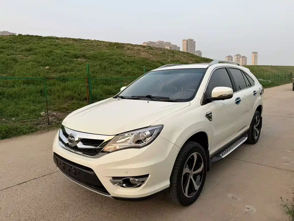 BYD S7