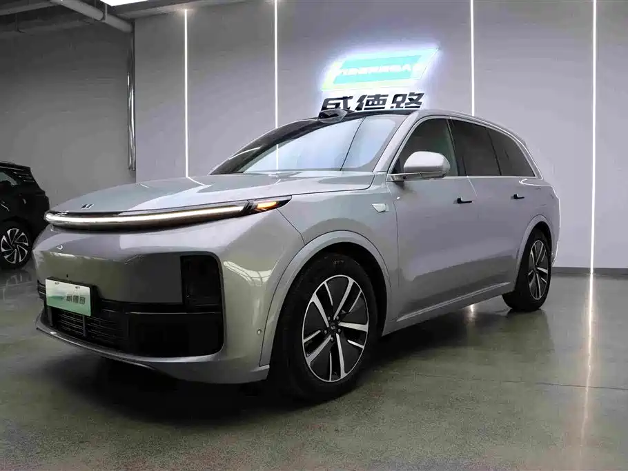 Li Auto L8