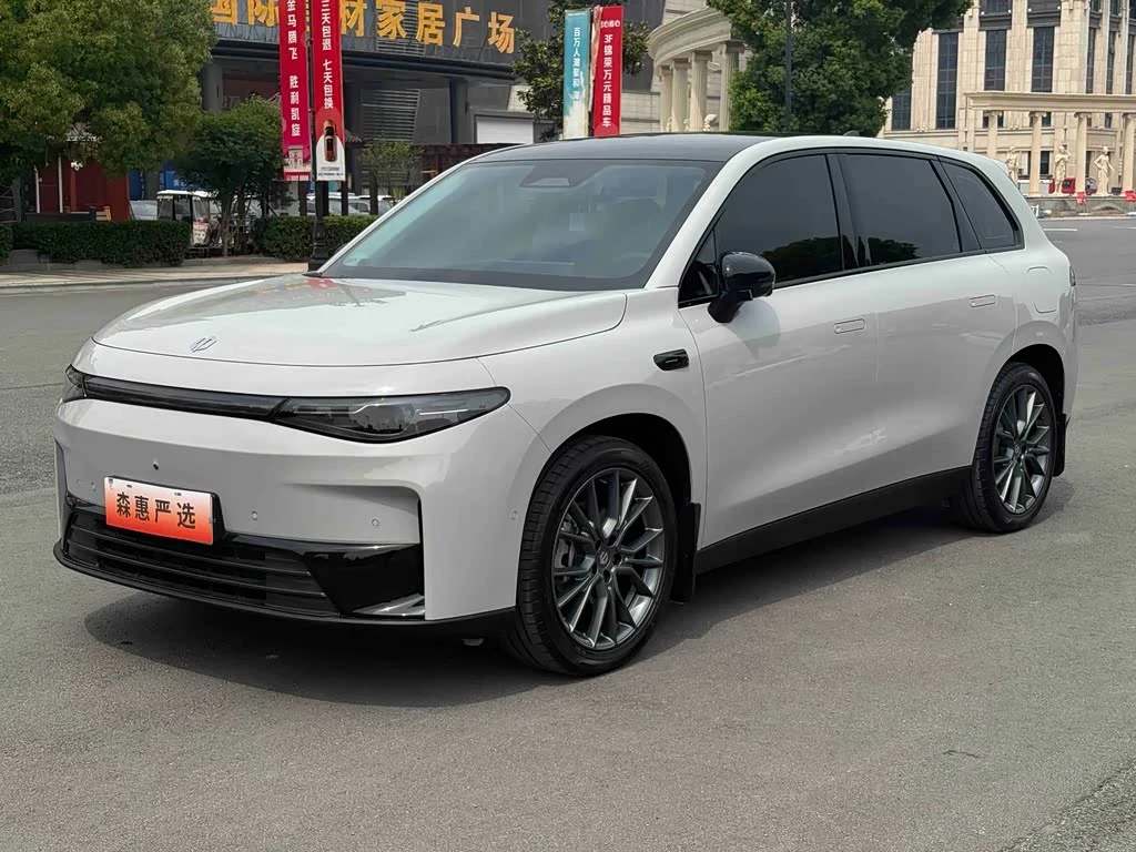 Leapmotor C10