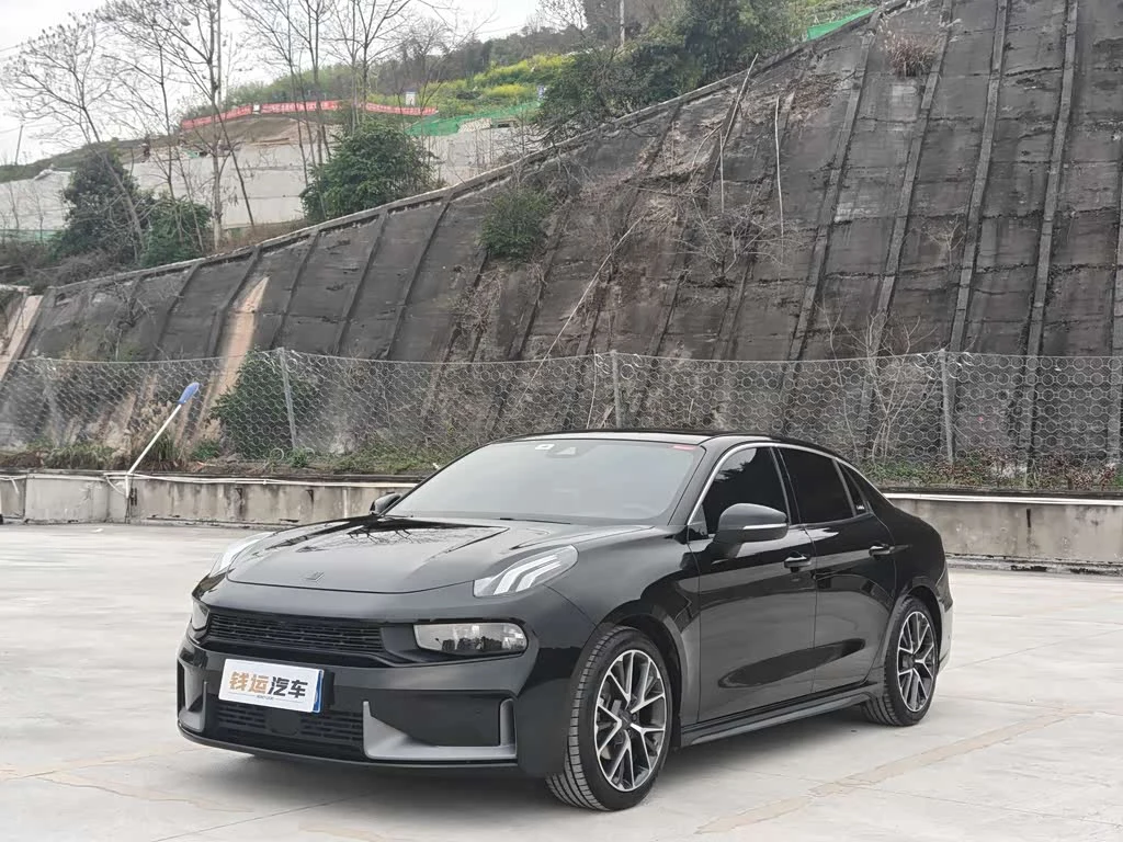 Lynk & Co 03